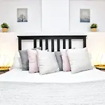 Holidays2Malaga Goya - Zona Huelin & 500 Mts De La Playa